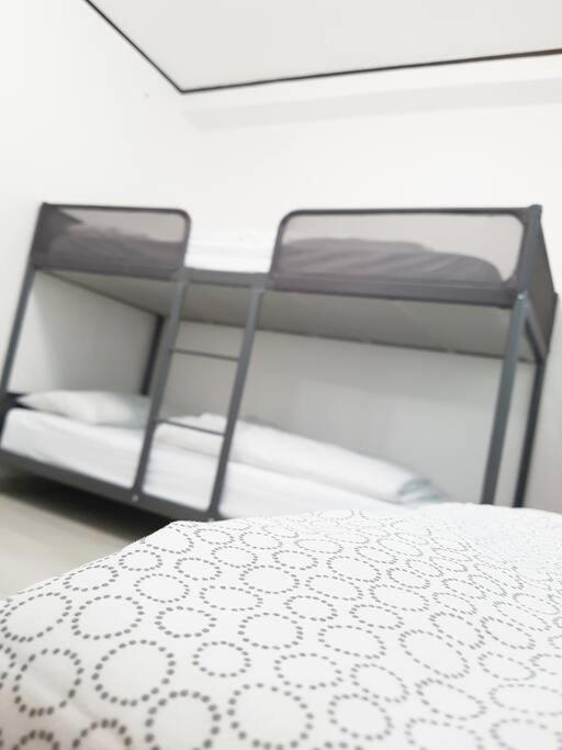 Heys House Shinchon 5br