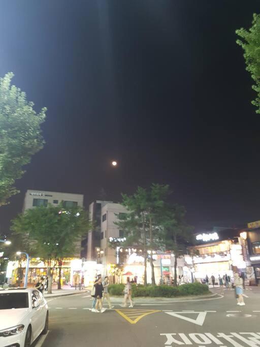 Heys House Shinchon 5br Seoul