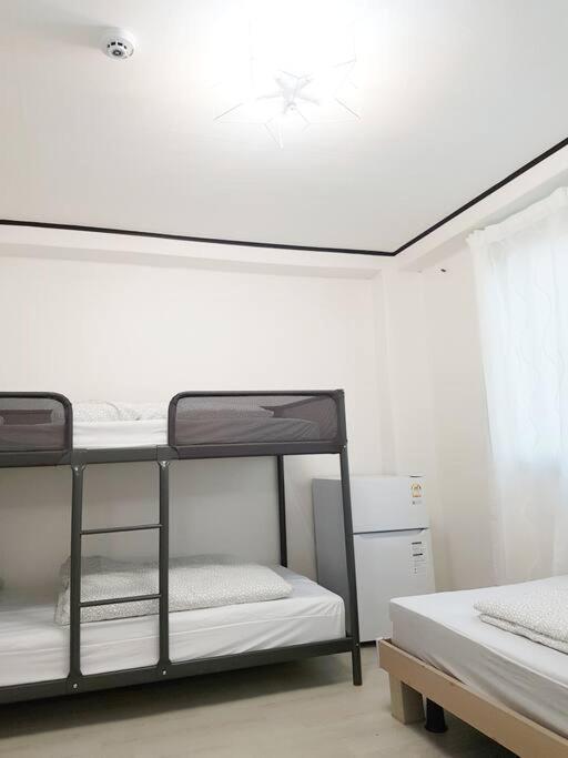 Heys House Shinchon 5br *